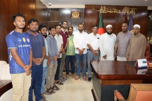 বাণিজ্যমন্ত্রী ও সিসিক প্রশাসককে ধন্যবাদ জানালেন ইঞ্জিনিয়ারিং কলেজের শিক্ষক-শিক্ষার্থীরা