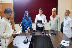 ভোটের ফল নিয়ে আইনি লড়াই:  বড়লেখায় ৪ বছর ৯ মাস পর ইউপি সদস্যের শপথ 