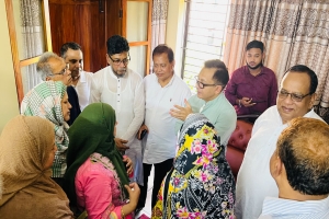 ট্রিপল মার্ডার: রায়নগরের বাসায় বাণিজ্যমন্ত্রী, অপরাধীদের দ্রুত দৃষ্টান্তমূলক শাস্তির আশ্বাস