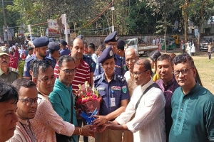  মৌলভীবাজারে পূজামন্ডপ পরিদর্শনে সিলেট রেঞ্জের ডিআইজি : নির্ভয়ে উৎসবের আহ্বান