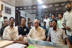 চা শ্রমিকদের ৮ দফা দাবি : বিশেষ তদন্ত টিম গঠনের কথা জানালেন শ্রমমন্ত্রী