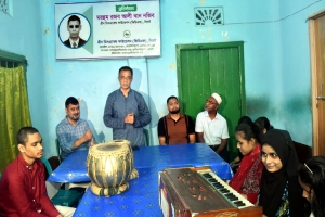 প্রতিবন্ধী শিক্ষার্থী মৌমি’র শ্রুতিলেখক নিয়ে জটিলতা, মন্ত্রীর নির্দেশে নিরসন