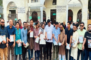 গ্যাস-বিদ্যুৎ সংকট মোকাবিলায় সরকারের পদক্ষেপের প্রচারে নগরীতে যুবদলের লিফলেট বিতরণ
