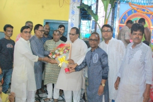 চালিবন্দর বিষহরি মন্দিরে আবুল কাহের শামীমকে সংবর্ধনা প্রদান 