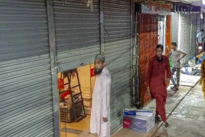 আজ থেকে রাত ৮টার মধ্যে বন্ধ করতে হবে দোকানপাট