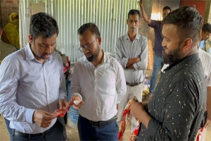 তেলিবাজারে নকল লেবেলে অস্বাস্থ্যকর পরিবেশে চিপস উৎপাদন : লাখ টাকা জরিমানা