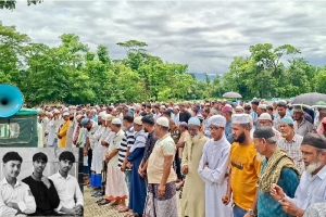  মোটরসাইকেল দুর্ঘটনায় নিহত তিন বন্ধুর দাফন সম্পন্ন, শোকে স্তব্ধ গোয়াইনঘাট