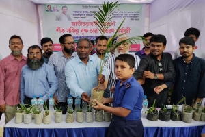 শাবিপ্রবিতে ছাত্রদল নেতার উদ্যোগে ৩০৫টি গাছের চারা বিতরণ
