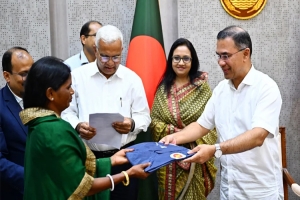  সমাজের সবাই এগিয়ে এলে অনেক বড় সমস্যার সমাধান করা সম্ভব : প্রধানমন্ত্রী