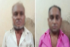 কোতোয়ালী পুলিশের চেকপোস্টে পিকআপ আটক, জব্দ ৩ লাখ টাকার পণ্য