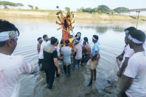  কানাইঘাটে প্রতিমা বিসর্জনের মধ্য দিয়ে শান্তিপূর্ণ ভাবে শেষ হলো শারদীয় দুর্গাপূজা