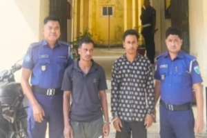 গোয়াইনঘাটে ভারতীয় চোরাই পণ্যসহ ২ চোরাকারবারি আটক